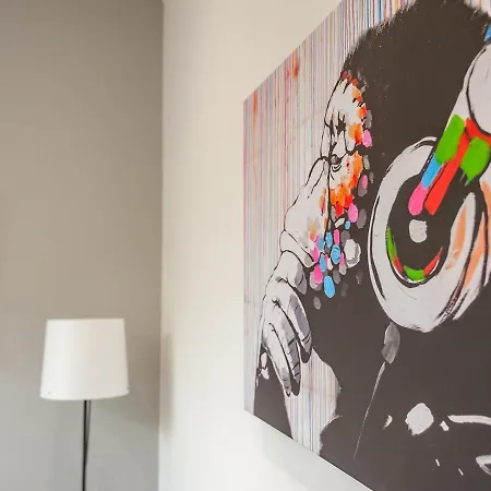 Spacious Retreat Near Centre - Pass The Keys