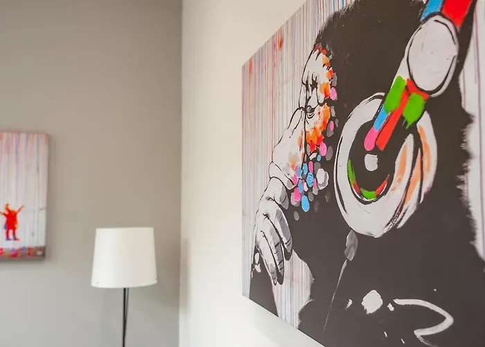 Spacious Retreat Near Centre - Pass The Keys