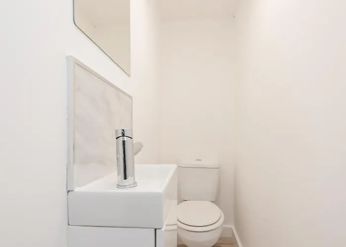 Spacious Retreat Near Centre - Pass The Keys Holiday home Leeds (West Yorkshire)