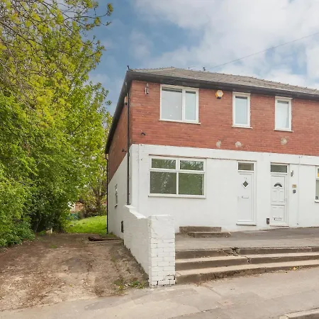 Spacious Retreat Near Centre - Pass The Keys